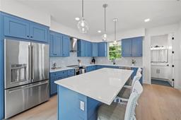 Picture of 1647 Siesta Drive, Sarasota, FL 34239