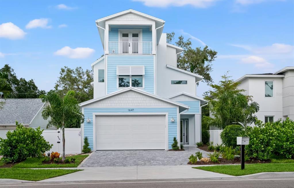 Picture of 1647 Siesta Drive, Sarasota, FL 34239