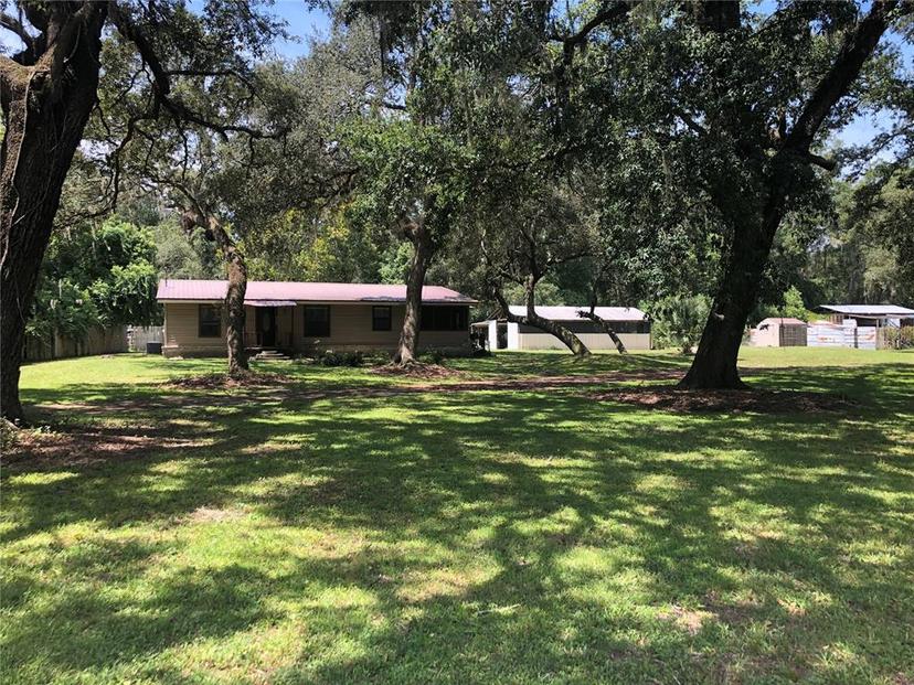 Picture of 136 S Commercial Street, Coleman FL 33521