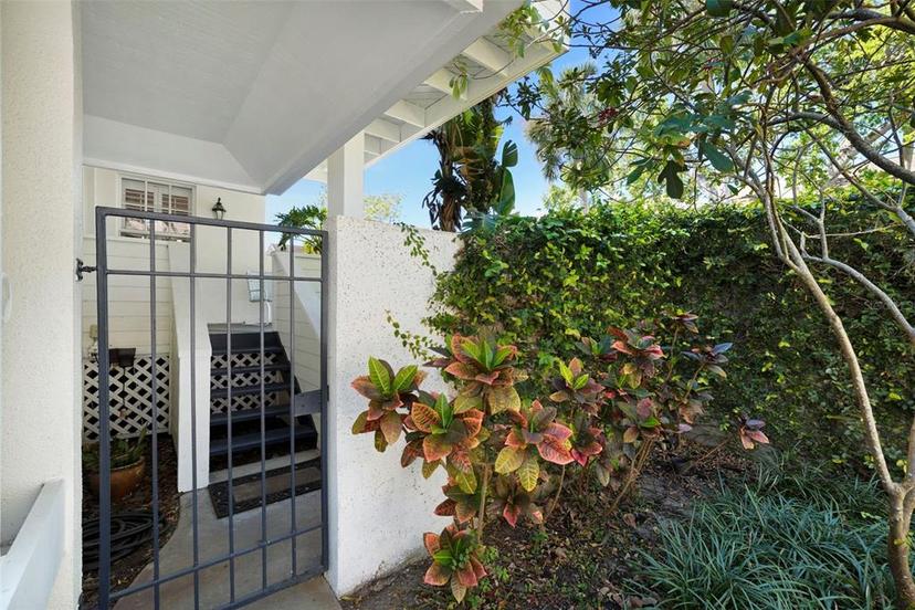 Picture of 5203 Bayshore Boulevard Unit 10, Tampa FL 33611