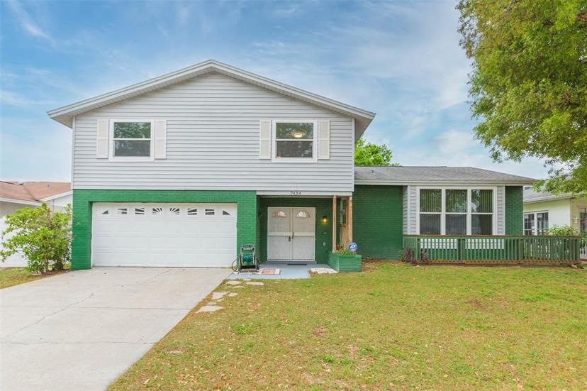 Picture of 7434 Oakvista Circle, Tampa FL 33634