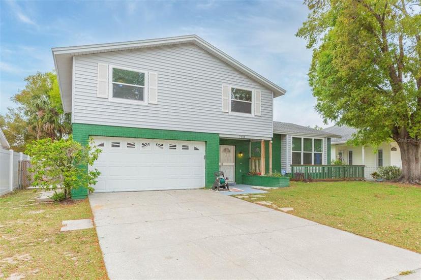 Picture of 7434 Oakvista Circle, Tampa FL 33634