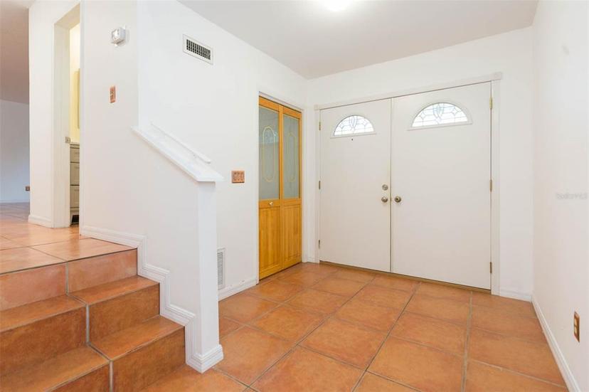 Picture of 7434 Oakvista Circle, Tampa FL 33634