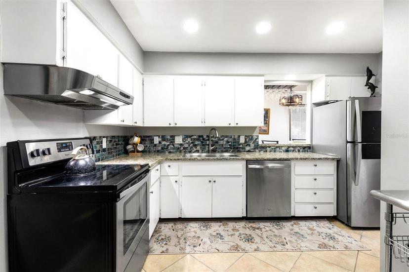 Picture of 2224 Bahia Vista Street Unit E6, Sarasota FL 34239