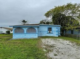 Picture of 225 NW 11Th Avenue, South Bay, FL 33493