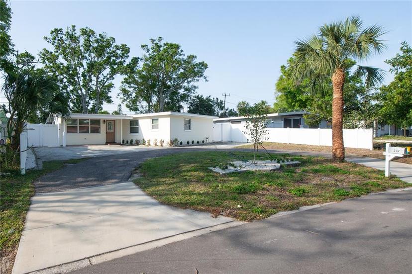 Picture of 242 11Th Avenue Sw, Largo FL 33770