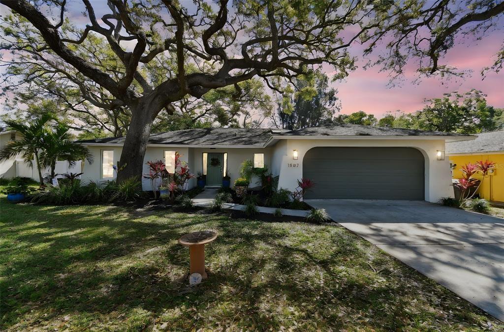 Picture of 1887 Oak Forest Drive E, Clearwater, FL 33759