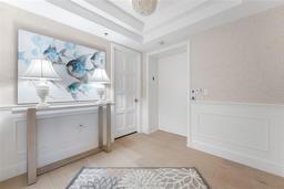 Picture of 2410 Harbourside Drive Unit 142, Longboat Key, FL 34228