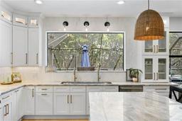 Picture of 3615 W Kensington Avenue, Tampa, FL 33629