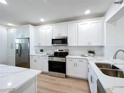 Picture of 7862 Sailboat Key Boulevard S Unit 103, South Pasadena, FL 33707