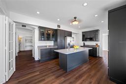 Picture of 8205 Overlook Place Ne, St Petersburg, FL 33702