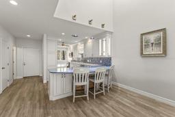 Picture of 1928 Harbourside Drive Unit 1403, Longboat Key, FL 34228