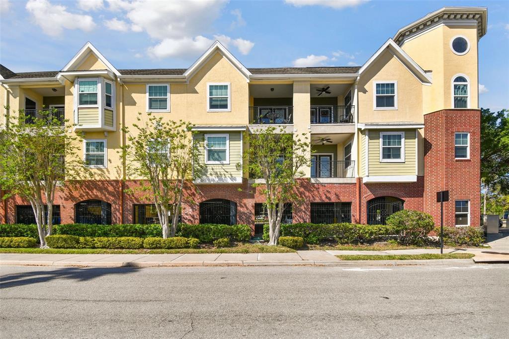 Picture of 2010 E Palm Avenue Unit 15210, Tampa, FL 33605