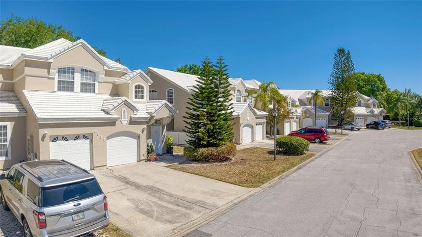Picture of 6936 Della Drive Unit 33, Orlando FL 32819