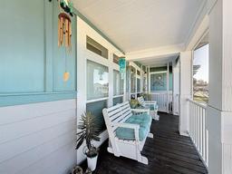 Picture of 1116 Elkhart Circle, Tavares, FL 32778