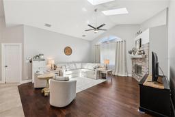 Picture of 954 Cobblestone Lane, Tarpon Springs, FL 34688