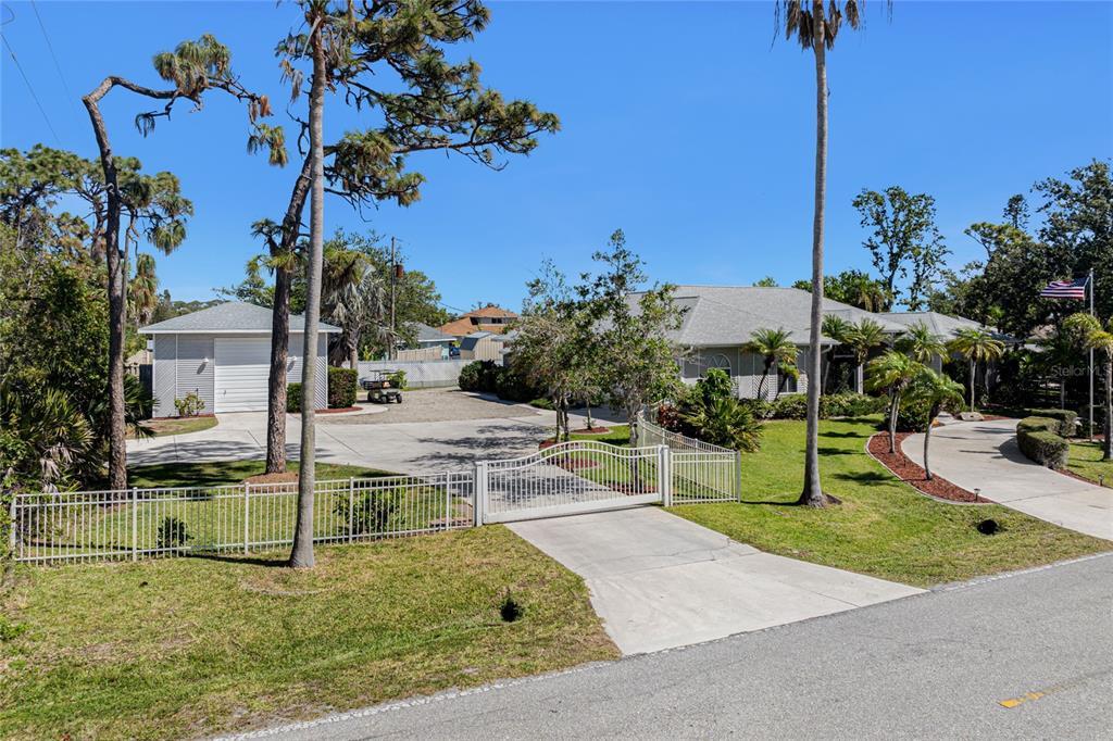 Picture of 820 Bayshore Drive, Englewood, FL 34223