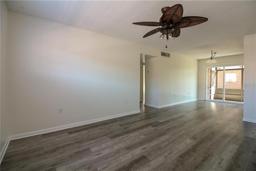 Picture of 1920 E Edgewood Drive Unit D1, Lakeland, FL 33803