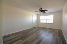 Picture of 1920 E Edgewood Drive Unit D1, Lakeland, FL 33803