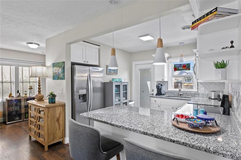 Picture of 145 38Th Avenue Ne, St Petersburg FL 33704