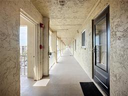 Picture of 3821 Lake Bayshore Drive Unit H-507, Bradenton, FL 34205