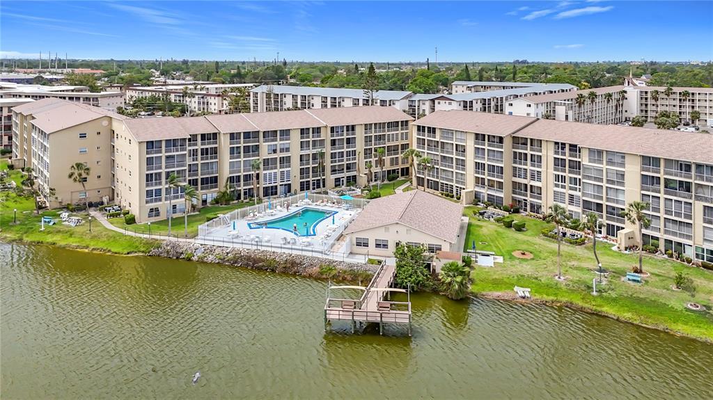 Picture of 3821 Lake Bayshore Drive Unit H-507, Bradenton, FL 34205