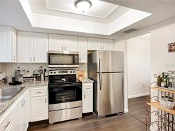 Picture of 3821 Lake Bayshore Drive Unit H-507, Bradenton, FL 34205