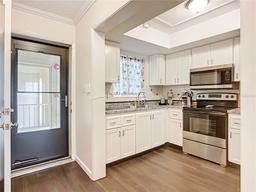 Picture of 3821 Lake Bayshore Drive Unit H-507, Bradenton, FL 34205