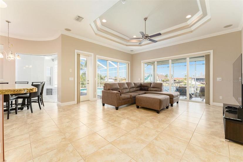 Picture of 819 Birdie Way, Apollo Beach FL 33572