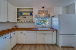 Picture of 2700 Bayshore Boulevard Unit 1E, Dunedin, FL 34698