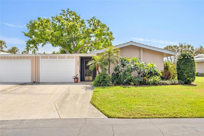 Picture of 3328 Dartmouth Lane Unit 1012, Sarasota FL 34239
