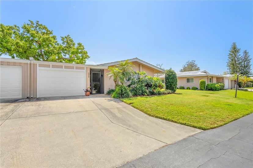 Picture of 3328 Dartmouth Lane Unit 1012, Sarasota FL 34239