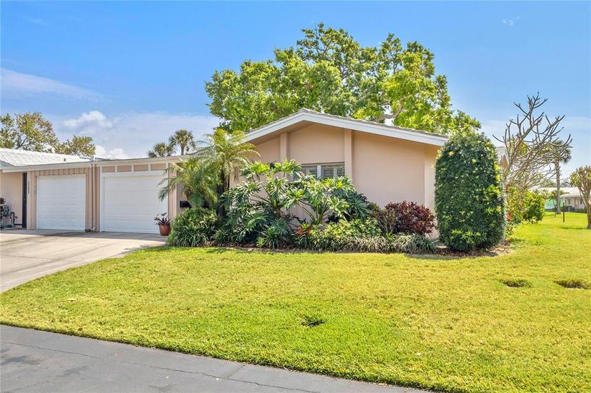 Picture of 3328 Dartmouth Lane Unit 1012, Sarasota FL 34239