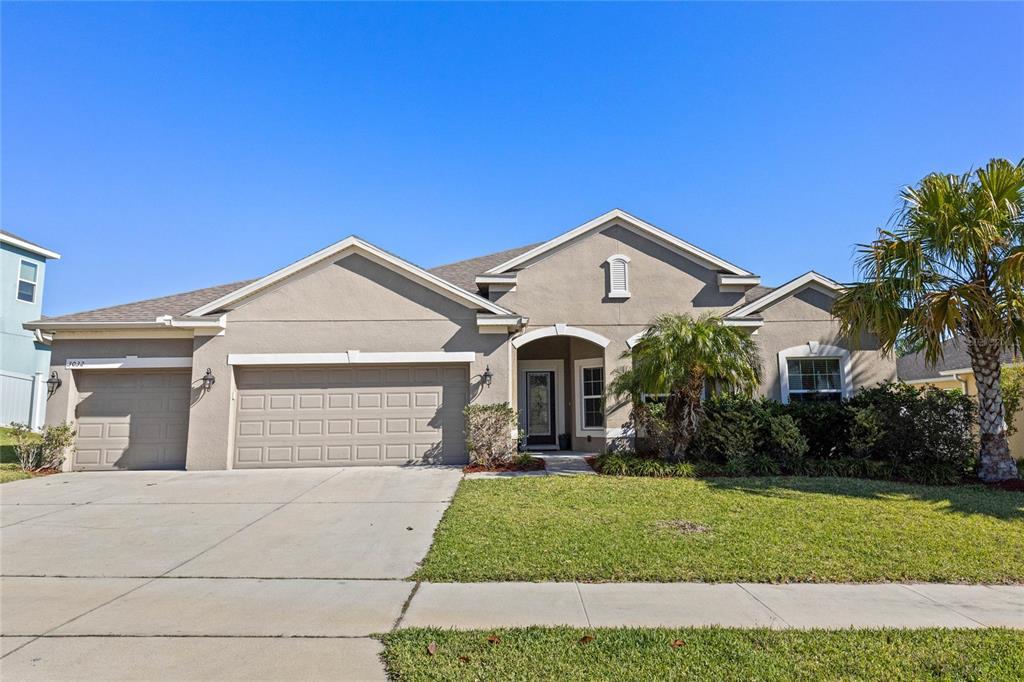 Picture of 3032 Zander Drive, Grand Island, FL 32735