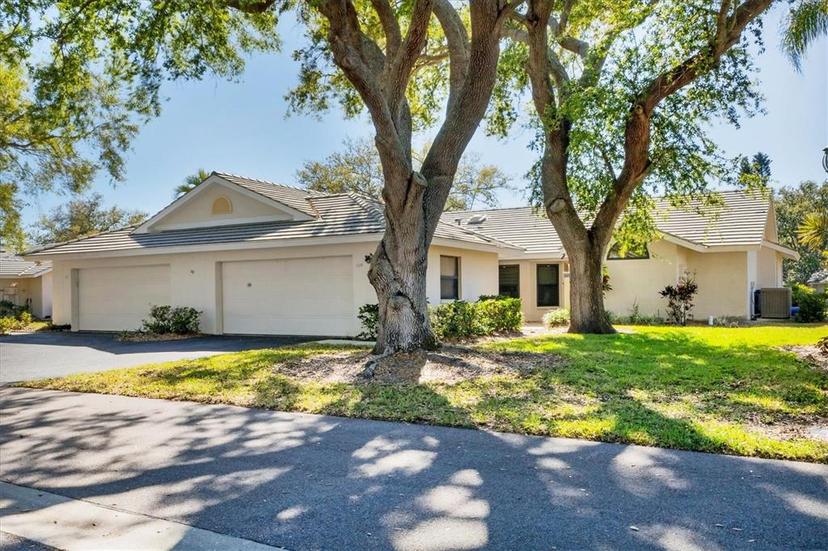 Picture of 109 Southampton Place N Unit 245, Venice FL 34293