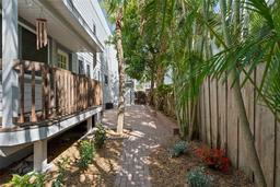 Picture of 5512 Avenida Del Mare, Sarasota, FL 34242