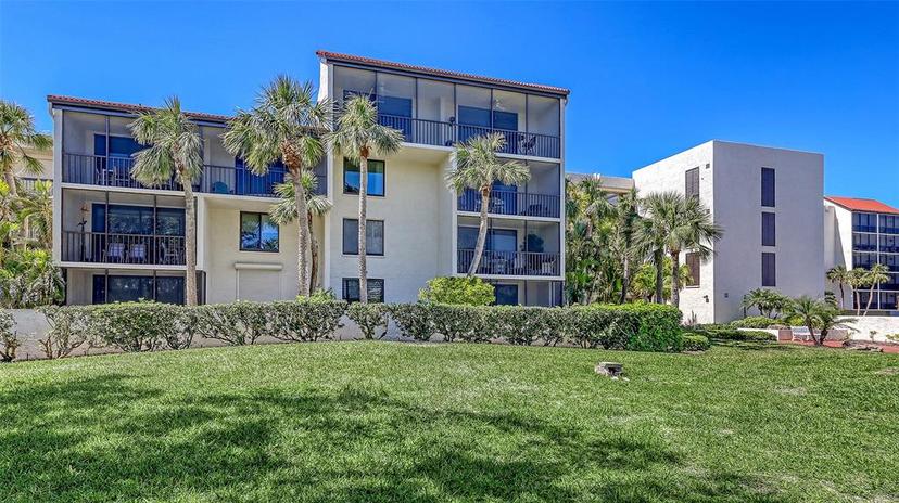 Picture of 1935 Gulf Of Mexico Drive Unit G7-402, Longboat Key FL 34228