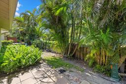 Picture of 7205 Wood Creek Drive Unit 16, Sarasota, FL 34231