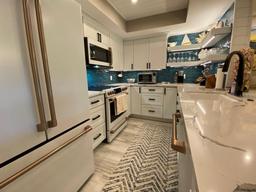 Picture of 2055 Gulf Of Mexico Drive Unit G2-213, Longboat Key, FL 34228