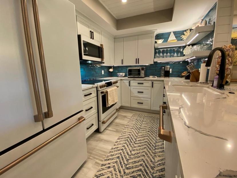 Picture of 2055 Gulf Of Mexico Drive Unit G2-213, Longboat Key FL 34228