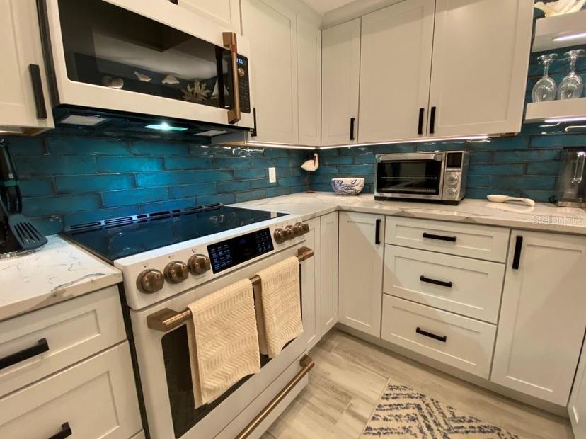 Picture of 2055 Gulf Of Mexico Drive Unit G2-213, Longboat Key FL 34228