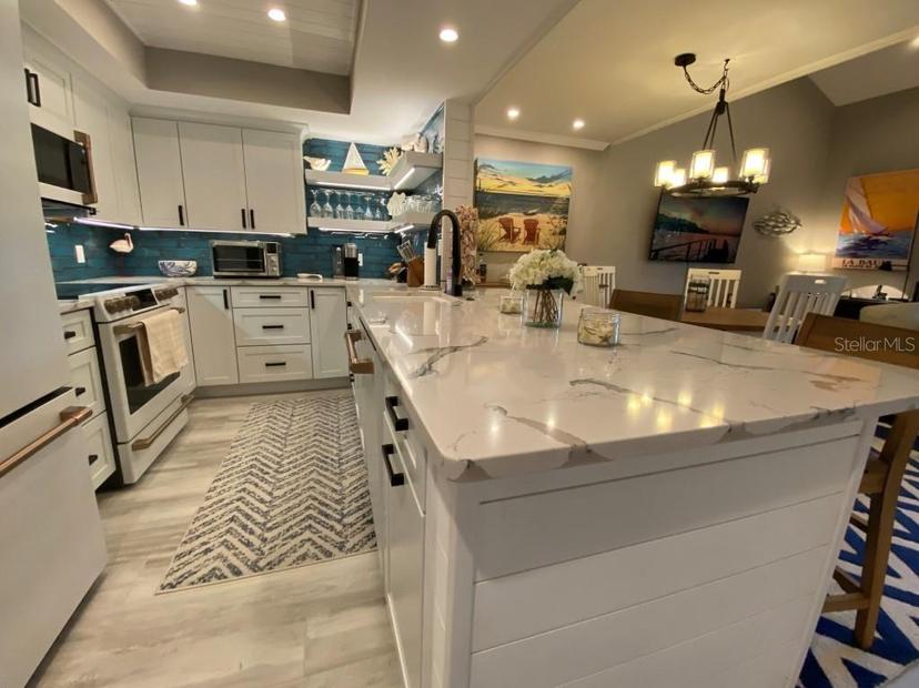 Picture of 2055 Gulf Of Mexico Drive Unit G2-213, Longboat Key FL 34228