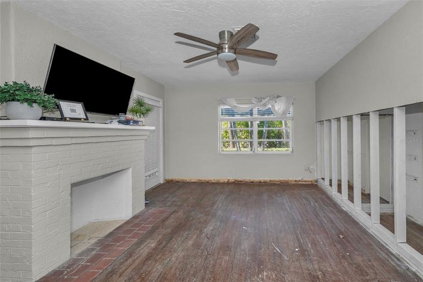 Picture of 805 Bruce Avenue, Clearwater Beach FL 33767