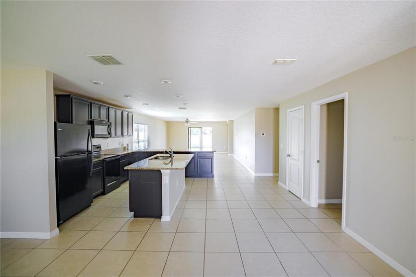 Picture of 1001 Culbreath Green Court, Ruskin FL 33570