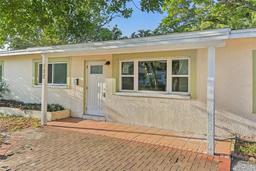 Picture of 230 Davison Avenue Ne, St Petersburg, FL 33703
