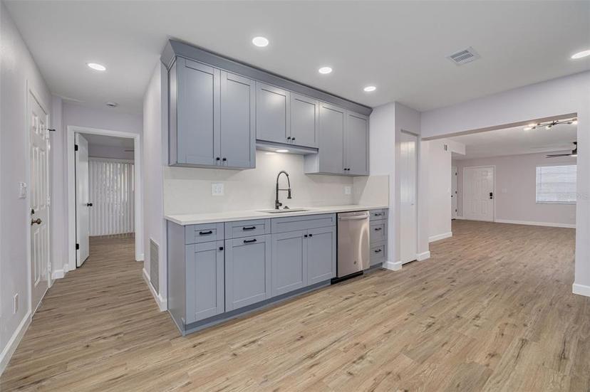 Picture of 6672 56Th Avenue N, St Petersburg FL 33709
