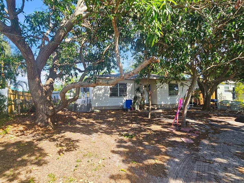Picture of 714 Gray Street S, Gulfport FL 33707