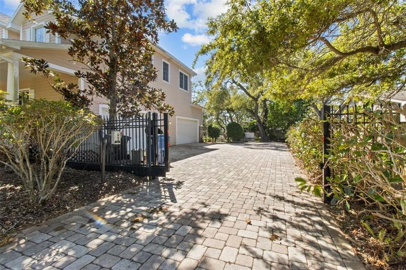 Picture of 3010 82Nd Way N, St Petersburg FL 33710