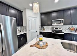 Picture of 12 E Murphy Street E, Davenport, FL 33837