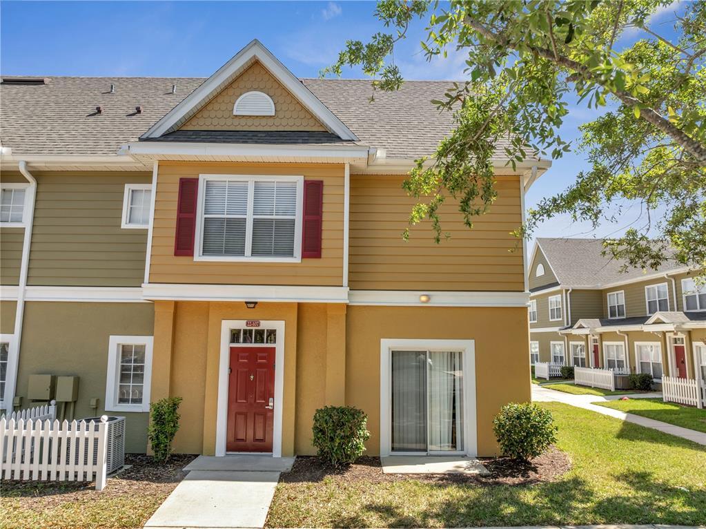 Picture of 4561 Yellowgold Road E Unit 107, Kissimmee, FL 34746